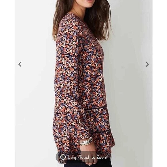 J Jill Printed Tiered Tunic Floral Size XL Navy Blue A-Line Smocked Long Sleeve - Picture 4 of 10